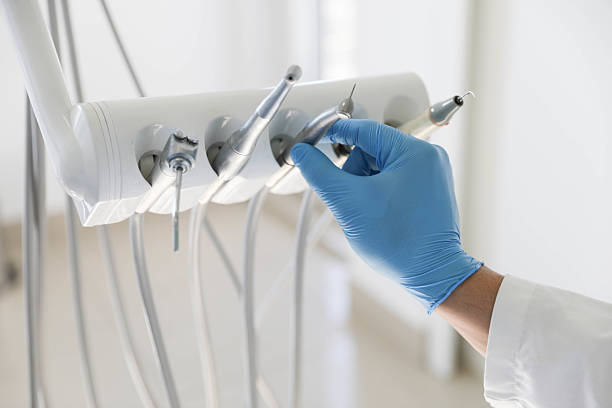 Professional Tooth Extraction technician working in Bayou Vista, TX